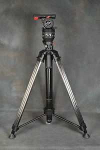 Sachtler Hot Pod 14 treppiede pneumatico a colonna in fibra di carbonio con testa Sachtler DV 12SB - Foto 1 di 21
