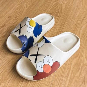 Sandalias de playa transpirables Bob Esponja con diapositivas de verano de dibujos animados sin chanclas unisex - Imagen 1 de 17