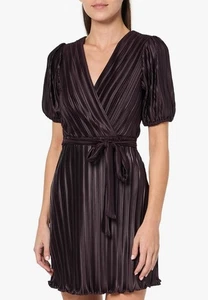 Vestido envolvente sintético plisado para mujer DKNY berenjena - Imagen 1 de 4