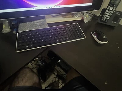 HP ENVY All-in-One - 27-p041 Used - Image 1 of 3