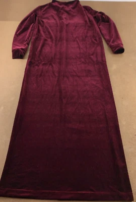 Diamond Tea 女式 XS 码勃艮第天鹅绒长袖圆领休闲长袍 — 第 1/4 张图片