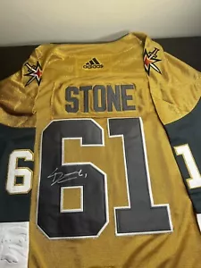 Camiseta Capitán Caballeros Dorados Autografiada por Mark Stone - Imagen 1 de 3