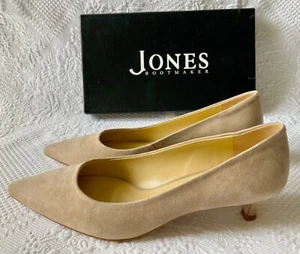 Jones Bootmaker Courts, Size 41 in light beige suede - Picture 1 of 11