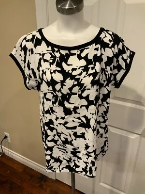 Top de manga corta Kate Spade New York blanco y negro con estampado de salpicaduras, talla 6 Foto 1 de 4
