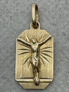 ITALY Solid 14K Yellow Gold Diamond Cut JESUS CHRIST CRUCIFIX Charm Pendant 1.8g - Picture 1 of 15