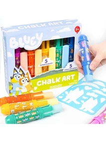 Bluey Jumbo Chalk Set 5 Holders & 5 Jumbo Chalk Sticks With Stencil - NEW IN BOX - Picture 1 of 7