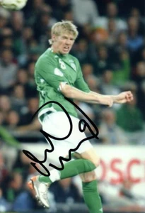 IRELAND, LEEDS UNITED & WOLVES: ANDY KEOGH SIGNED 6x4 ACTION PHOTO+COA - Picture 1 of 1