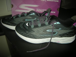 sketchers womens tennis shoes