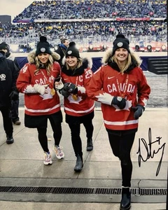 Laura STACEY Signed 8x10 Photo! TEAM CANADA WOMENS! Montreal VICTOIRE! W/COA - Foto 1 di 2