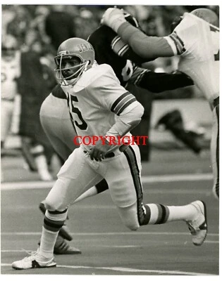 ARCHIE GRIFFIN- CINCINNATI BENGALS '78 - Vintage NFL 8x10 B&W Press photo 3.28a* - Image 1 of 2