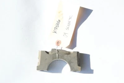 Soporte de montaje del cojinete del cigüeñal del motor Scion TC 2008-2010 K7866 Foto 1 de 4