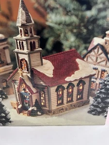 Mervyns Village Square beleuchtete St. George Kapelle Weihnachten 1997 in OVP - Bild 1 von 5