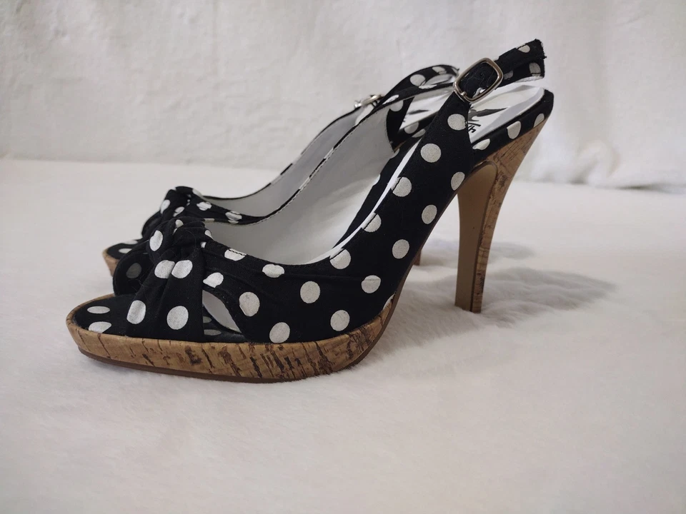 Tacones Shiekh negros a lunares para mujer talla 6,5 punta abierta Foto 1 de 4