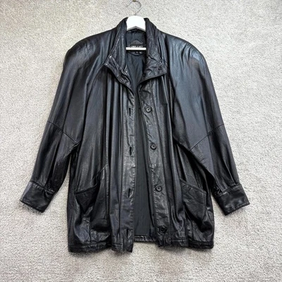 Chaqueta de cuero genuino Pelle New York Milano de colección para mujer pequeña negra con botones delanteros Foto 1 de 4