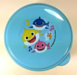 NUEVO Zak! BABY SHARK Almuerzo Snack Chip Fruta Contenedor de Plástico Guardería Azul Amarillo - Imagen 1 de 3