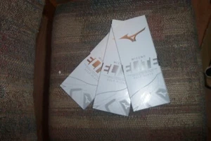 3 BRAND NEW Mizuno Elite Mens RH Medium Gloves - Picture 1 of 2
