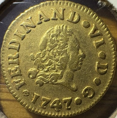 1747 年 MJB 西班牙 1/2 埃斯库多·斐迪南六世 金币 — 第 1/2 张图片