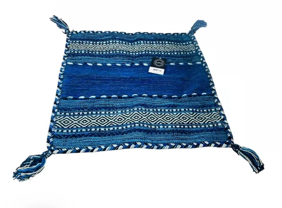 Almohada decorativa azul índigo bohemia Surya Trenza falsa con cierre de cremallera Foto 1 de 4