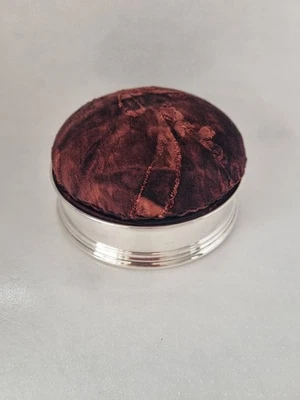 ANTIGA CAIXA DE BUGIGANGAS GRANDE COM CAIXA DE PRATA ESTERLINA (BIRMINGHAM 1921) - Imagem 1 de 4