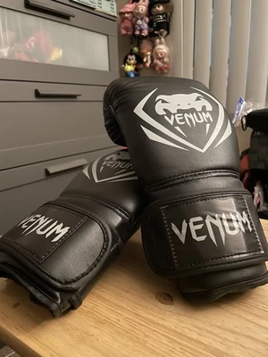 Guantes de Boxeo VENUM Contender 14oz - Negros (Nuevos) Foto 1 de 4