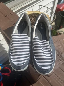 Crocs Size 8 Slip On Sneaker Blue and White Stripe Top Triple Comfort - Picture 1 of 4