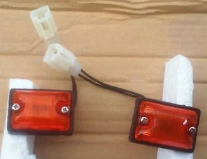 TOYOTA COROLLA AE80 EE80 1983 87 SIDE LAMP TURN FENDER LIGHTS SIGNAL PAIR LH RH - Picture 1 of 3
