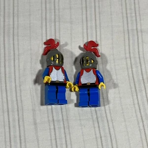 2 Vintage Lego Red Knights with Breast Plate MiniFigure from set 6061 cas189 Q2 - Picture 1 of 17