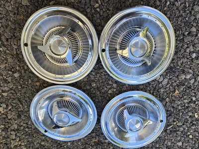 Pontiac Bonneville 5404 Hollander Catalina 1963 tapacubos giratorios 2+2 Venture - 4 Foto 1 de 4