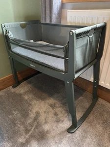 SnuzPod Studio Bedside Crib Berlin Green - Picture 1 of 7