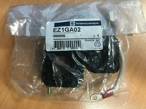 Schneider Electric EZ1GA02 Hold in Contact x 1 - Picture 1 of 2