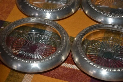 Posavasos antiguos de vidrio plateado de mediados de siglo y diseño raro 14  Foto 1 de 4
