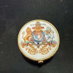 The Golden Jubilee 2002 "Her Majesty Queen Elizabeth" Bone China Box England  - Picture 1 of 3