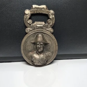 Vintage silberfarbener Flaschenöffner Souvenir von Paris Napoleon Eiffelturm - Bild 1 von 4