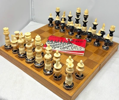 老式 60 年代西班牙讲坛墨西哥手工雕刻木骨墨西哥象棋套装 — 第 1/4 张图片