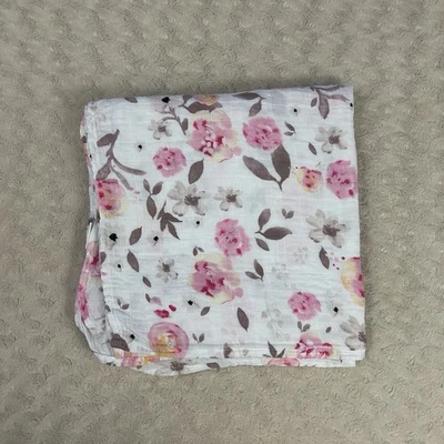 Manta envolvente floral para bebé Kids N Such rosa flores blanco naranja negro Foto 1 de 4