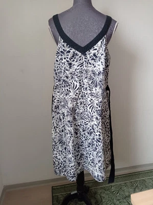 C&A YESSIKA Damen Sommer Strand Kleid Weiß Mit Schönem Muster Größe 44 - Bild 1 von 4