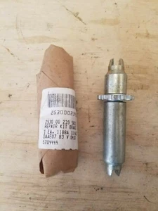 M561 Gama Goat Brake Shoe Adjustment Screw 5704444 Military Trailer - Foto 1 di 2