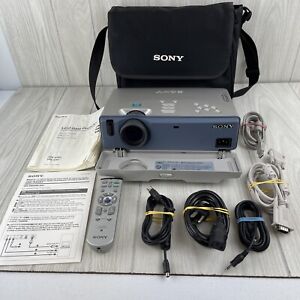 Sony VPL-CS2 LCD SVGA Superlite Home Theater LCD Data Projector Tested! **READ**