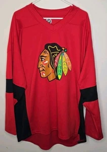 Chicago Blackhawks Mens Jersey #19 Jonathan Toews NHL Jersey Size XXL - Picture 1 of 9