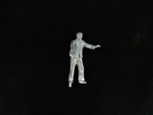A.B.S SIDELINES   1:43 - 0 GAUGE  WHITE METAL FIGURE:  LOCO/CAR CLEANER  S.S40 - Foto 1 di 3