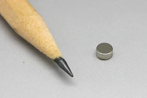 10 Neodym-Power-Magnete 4 x 2 mm Zylinder - Bild 1 von 1