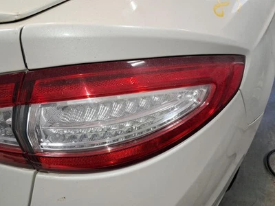 Luz trasera de pasajero cuarto de panel LED montada para 13-16 FUSION 434104 Foto 1 de 4