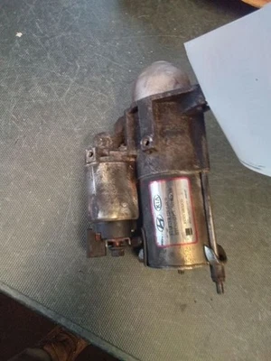 Starter Motor Fits 2009-2012 HYUNDAI SANTA FE  - Image 1 of 4