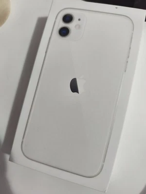 Apple iPhone 11 - 128GB - Bianco - Immagine 1 di 4