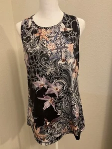 NEW Sofibella Women's XL Airflow Muscle Tennis Tank Top Multi Color Floral - Picture 1 of 8