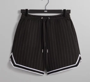 Pantalones Cortos Kith Doble Tejido Curtis Rayas en Negro Talla Mediana Primavera 2024 - Imagen 1 de 8
