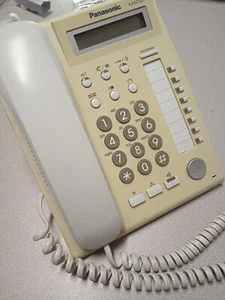 Téléphone Panasonic KX-DT321 blanc - Photo 1/1