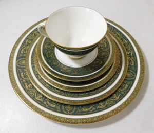 ROYAL DOULTON "VANBOROUGH" H.4992 PATTERN 5 PIECE PLACE SETTING (S) MADE ENGLAND - Picture 1 of 10