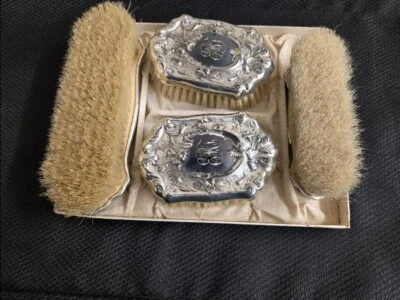 De colección. Victor Silver Co. Juego de cepillos de pelo para mujer, 4 piezas. Foto 1 de 4