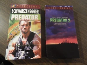 2 VHS LOT PREDATOR 1 & 2 SCHWARZENEGGER JESSE VENTURA DANNY GLOVER SCI-FI VINTAG - Picture 1 of 3
